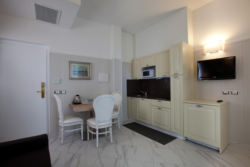 Hotel Residence Villa Del Mare Римини Экстерьер фото